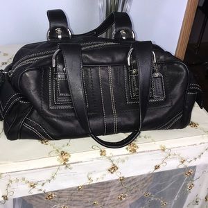 COACH BLACK LEATHER SATCHEL.